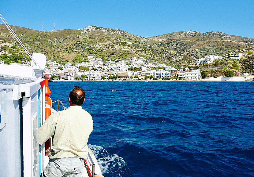 Travel by boat between the port of Thimena and the port of Fourni in Greece.
