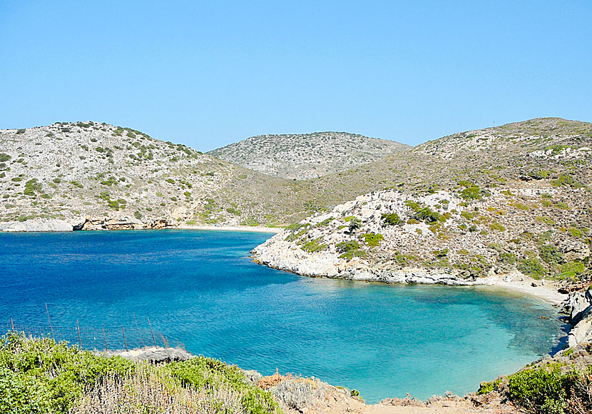 The best beaches on Fourni. Kassidi beach.