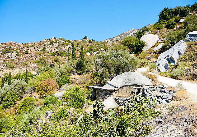 Anti-pirate house located near Mavrianou Monastery on Ikaria.