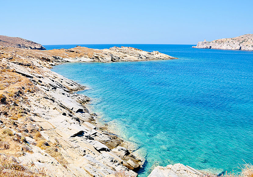 Between Valmas beach and the church of Agia Irini lies this small beach.