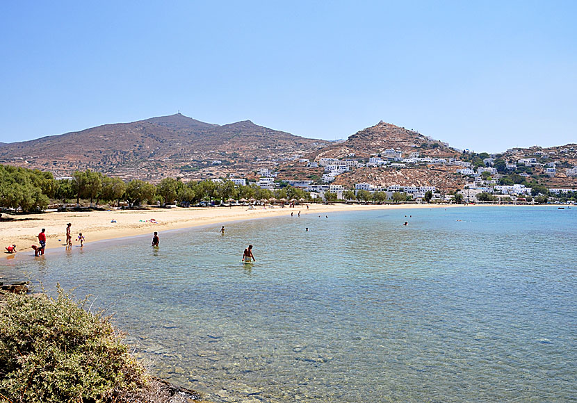 From Gialos beach it is close to the beaches Tzamaria and Koumbara.