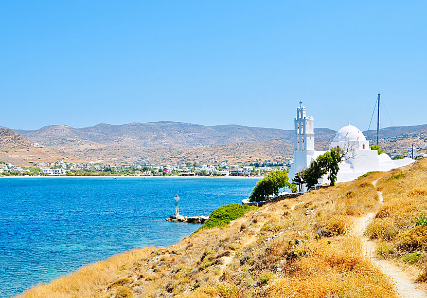 An easy hike to Valma beach via the beautiful church of Agia Irini in Ios.