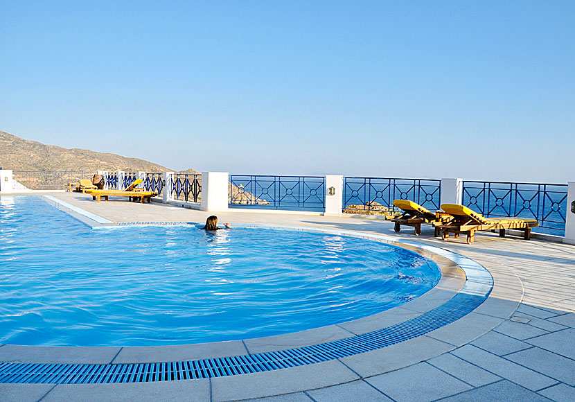 Kolitsani View Hotel is the best hotel near the beach at Kolitsani beach on Ios.