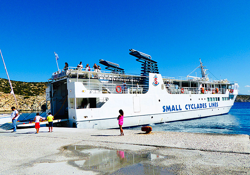 Express Skopelitis in the port of Iraklia.