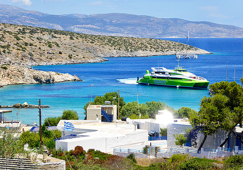 The catamaran Flyingcat 4 in the port of Iraklia. 