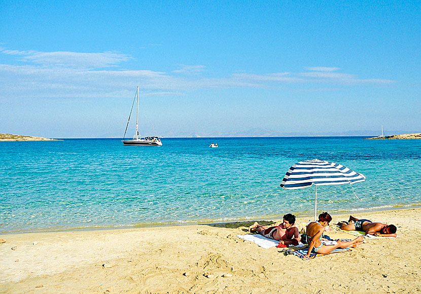 It is not possible to rent sunbeds or parasols at Pori beach.