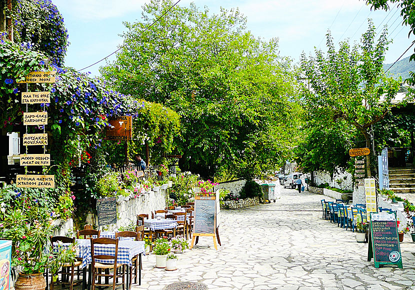 Tavernas and restaurants in Agios Nikitas on Lefkas.