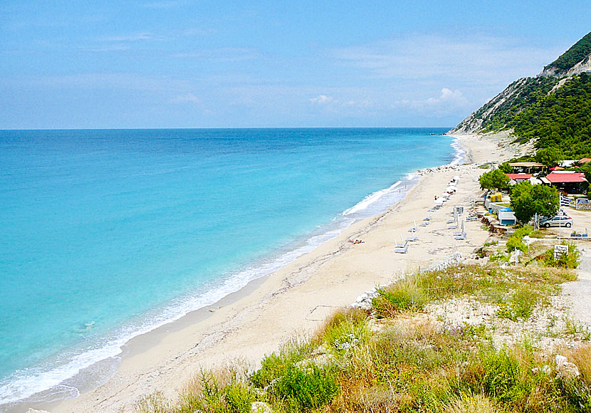 Pefkoulia beach is located just before Agios Nikitas in Lefkada.