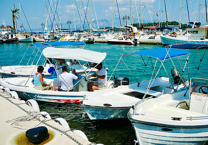 In Nidri in Lefkada you can hire small boats and go around the archipelago on your own.