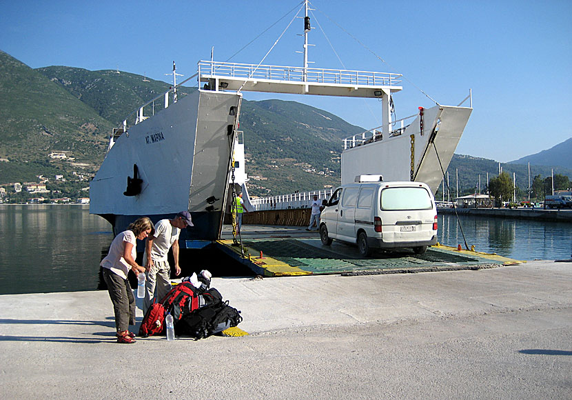 From Vasiliki there are ferries to Ithaka and Kefalonia.