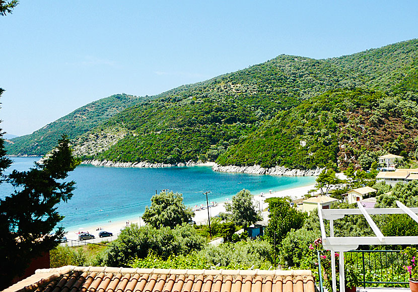 Mikros Gialos beach. Lefkada.