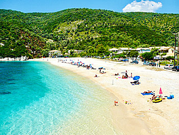 Mikros Gialos beach on Lefkada.