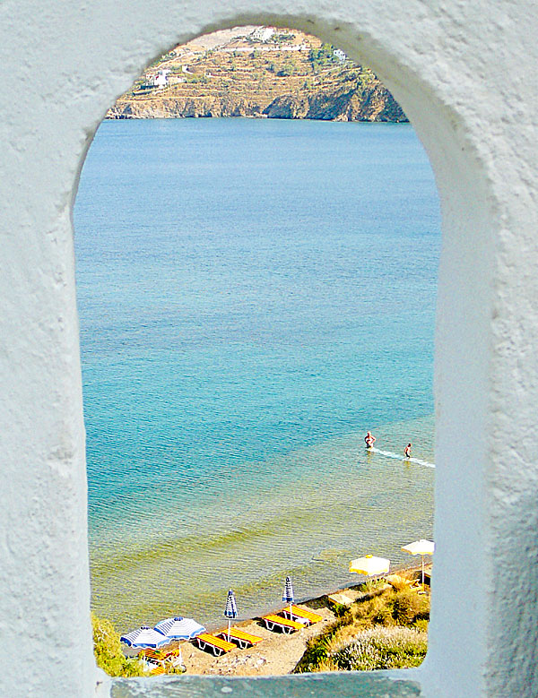 Vromolithos beach seen from Spilia.