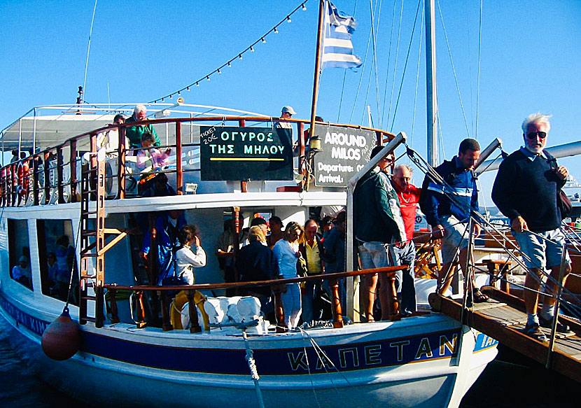 The excursion boat Captain Yiangos in Adamas on Milos.