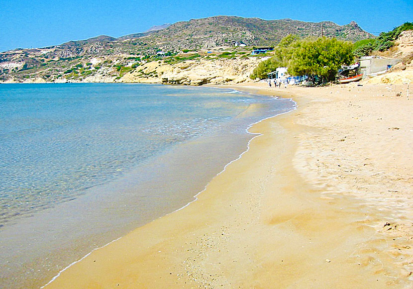 The child-friendly sandy beach Provatas on Milos.