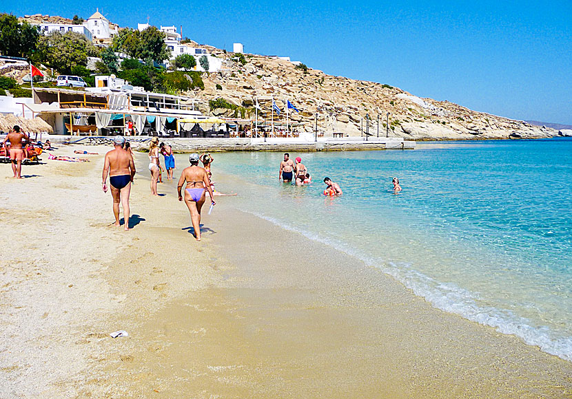 In Mykonos it is popular to walk along the beaches. 