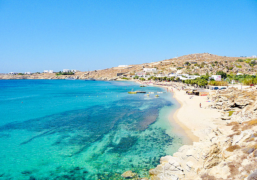 There are beach boats from Ornos to Paradise beach on Mykonos.