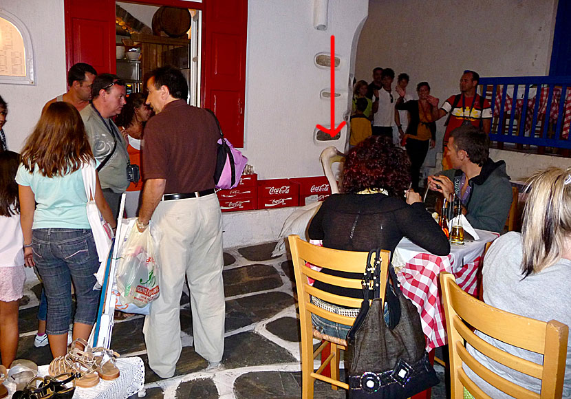 In the evenings, the pelicans go to the restaurants in Chora to beg for food.