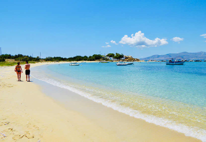 The fine and child-friendly sandy beach of Agia Anna in Naxos.