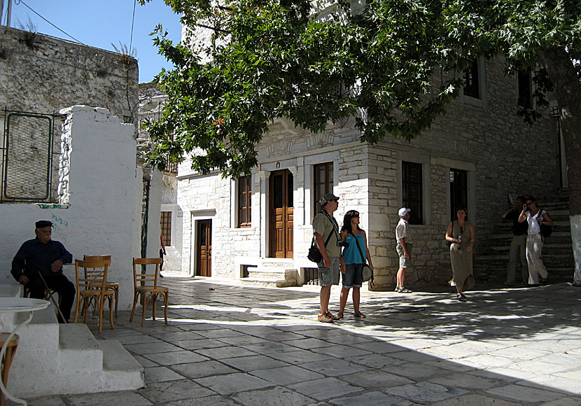 If you only want to see one village on Naxos, you should go to Apiranthos.