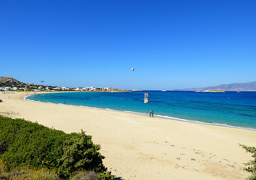 A few kilometers south of Mikri Vigla on Naxos is a peninsula called Cape Kouroupia where Kastraki beach is located.