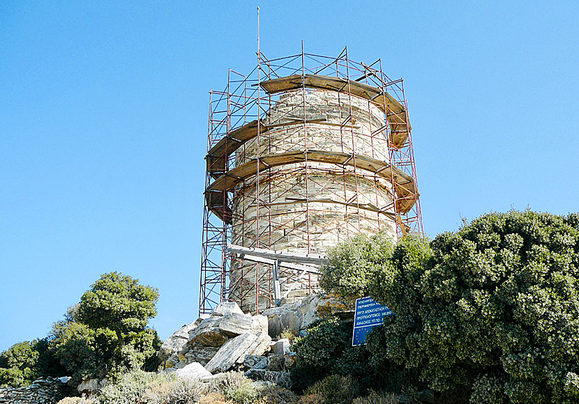 Chimarros Tower near the village of Filoti on Naxos in the Cyclades.