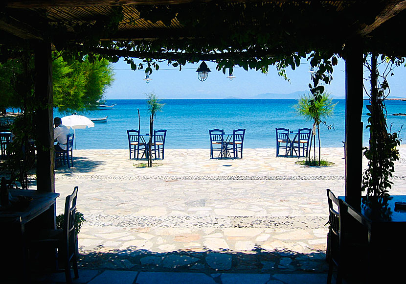 Tavernas in  Moutsouna. Naxos.