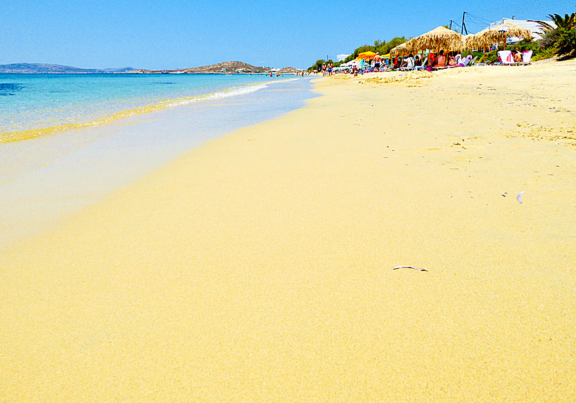 If you are looking for fine sandy beaches in the Greek islands, you must not miss the beaches of Naxos in the Cyclades.