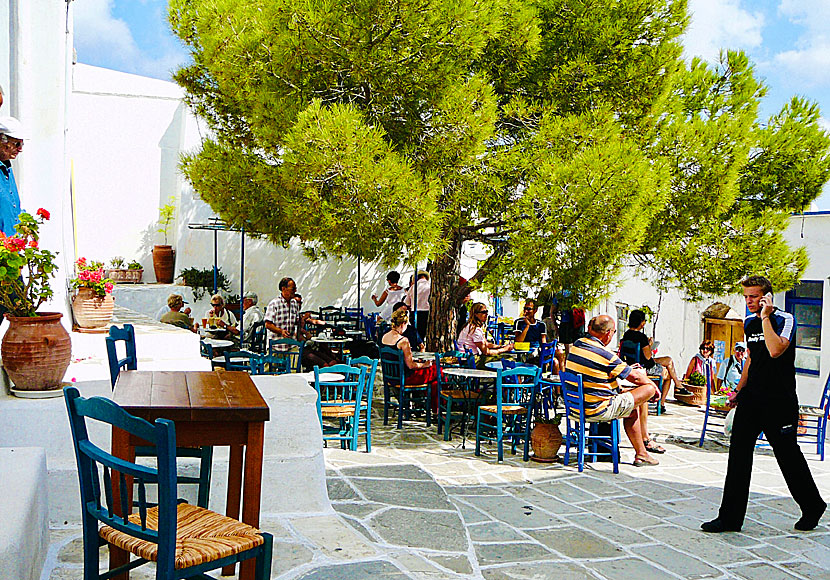 Tavernas in Lefkes, Paros.