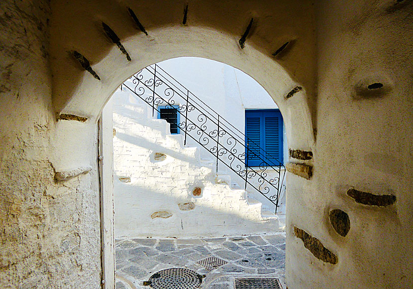 Cosy alleys in Parikia on Paros in the Cyclades.