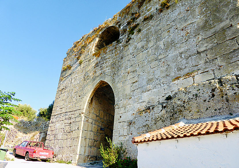 The main gate to Koroni Castle.