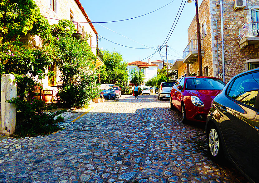 Where to park the rental car in Kardamili?