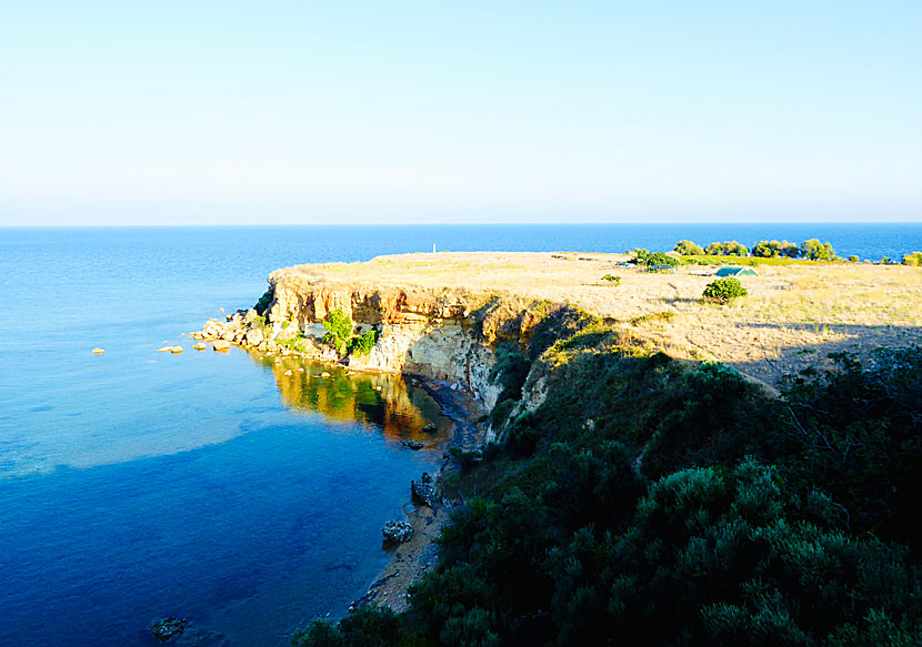 East of Koroni Kastro lies a flat area called Livadia which was difficult to defend.