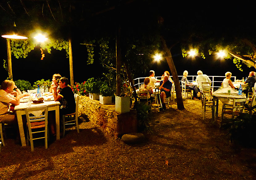 The best thing about Lela's Taverna in Kardamili is the location right by the sea and the beautiful sunset.