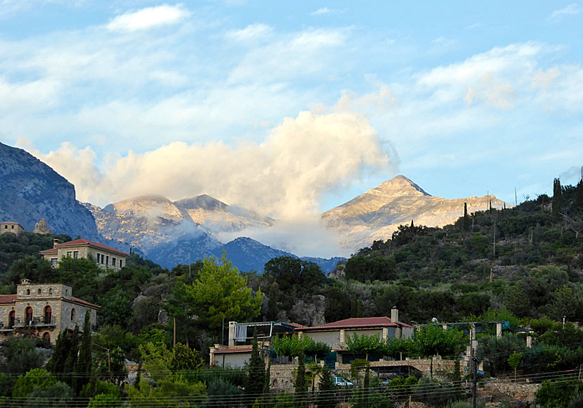 Kardamili is located at the foot of the mighty Mount Taygetos, located 2,405 meters above sea level.