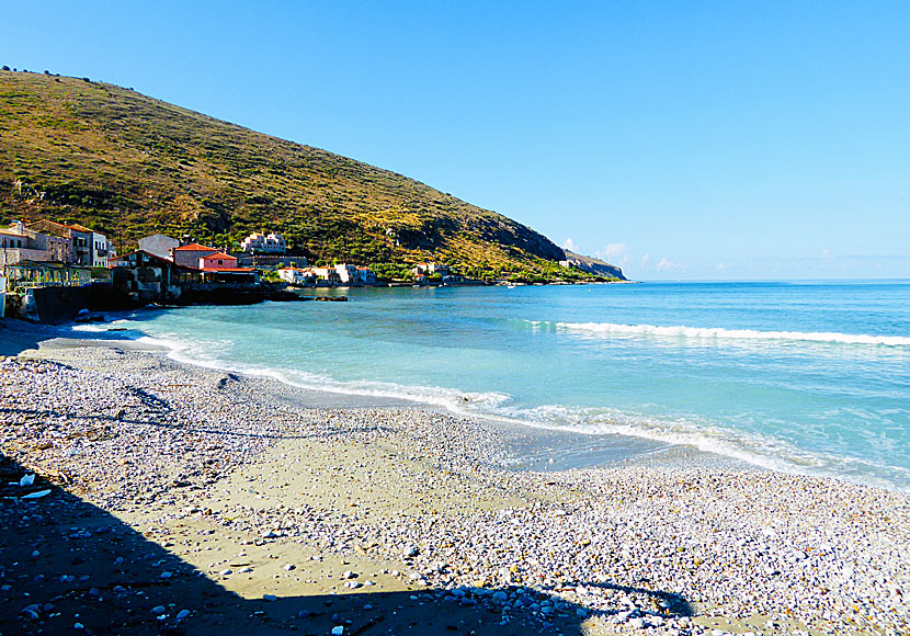 Along the beach in Neo Itilo in the southwestern Peloponnese there are several good hotels and restaurants.