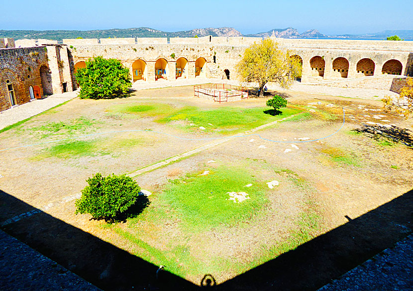 The courtyard in the inner part of Niokastro.