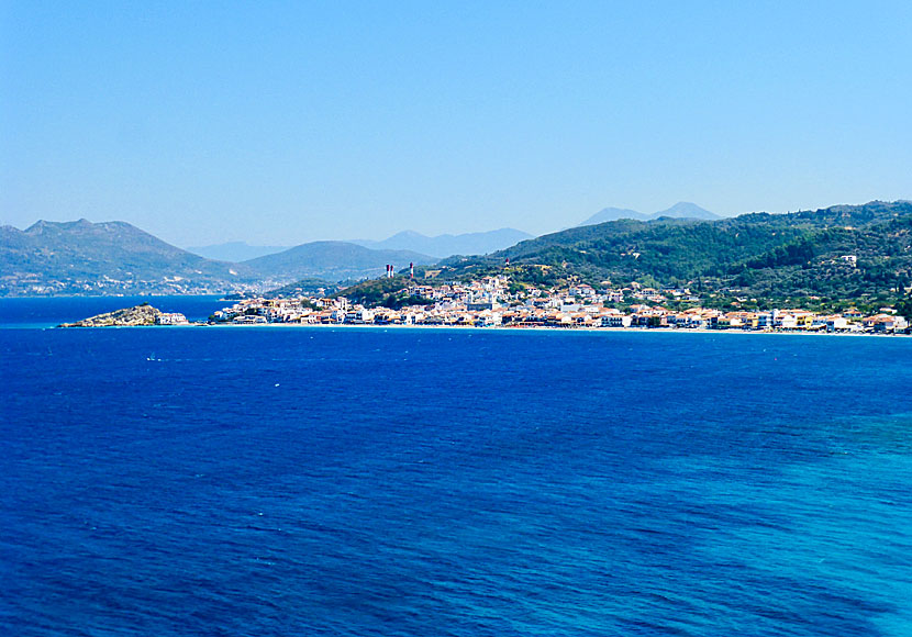 Walking from Kokkari to Lemonakia beach takes about 20-25 minutes.