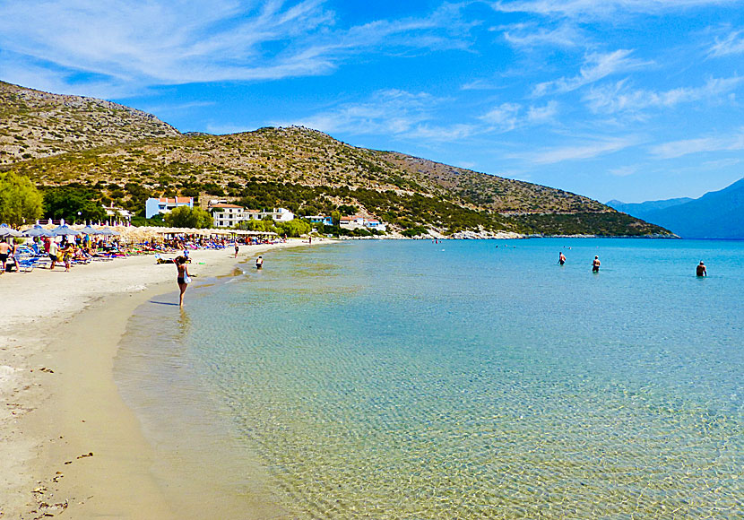 The extremely shallow and child friendly sandy beach of Psili Amos beach in Samos.