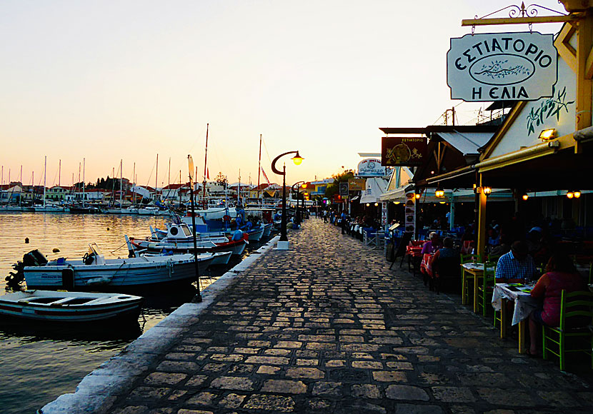 Restaurant Elia on the harbour promenade in Pythagorion.