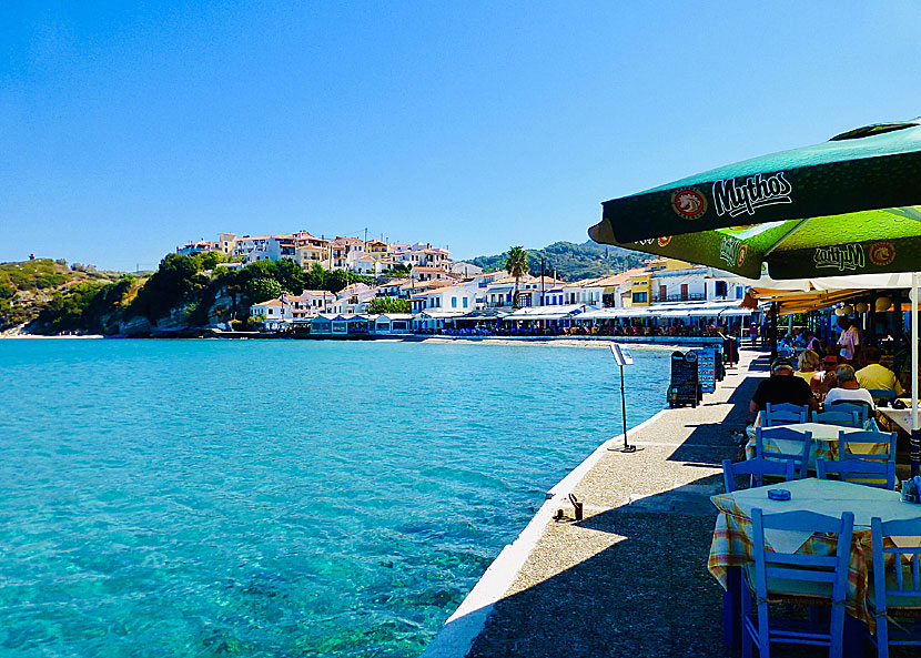 The cosy port promenade in Kokkari on Samos.