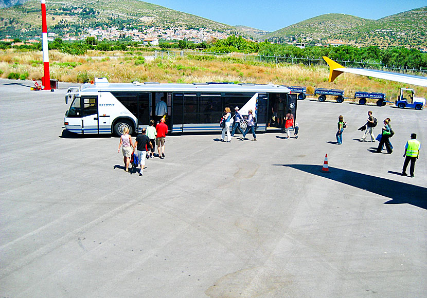 The airport and the village of Chora in Samos. 