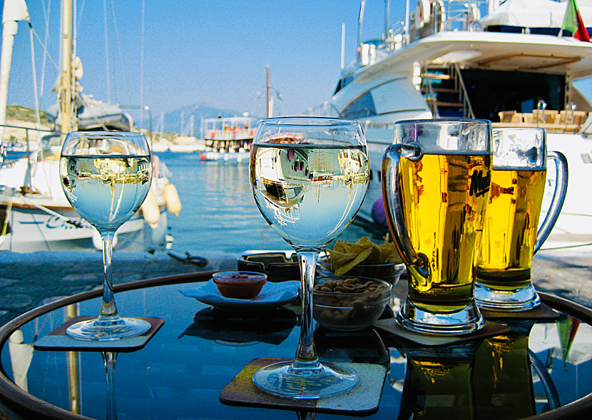 Strong wine from Samos on the harbor promenade in Pythagorion.