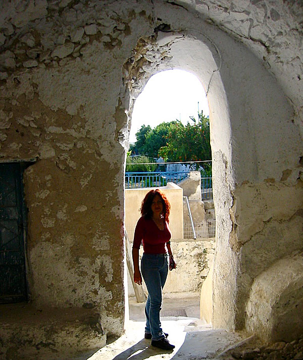 One of the entrances to Kastelli on Santorini.