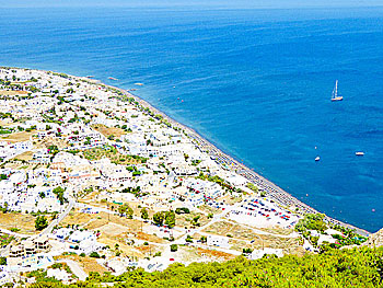 The village Kamari on Santorini.