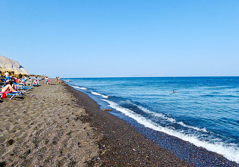 The mountain Mesa Vouno seen from the beach in Perivolos.