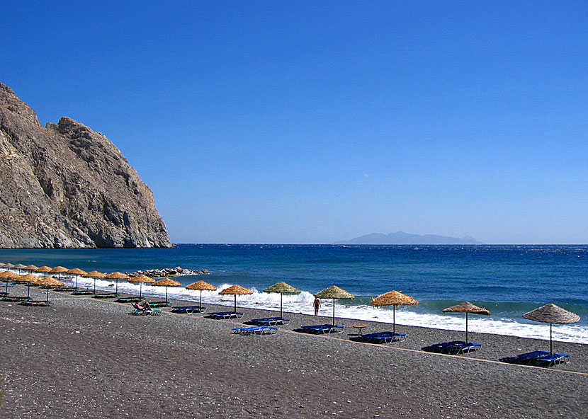 The best beaches in Santorini. Perissa beach. 