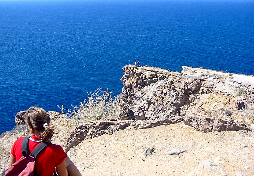Hike along the crater, the caldera, on Santorini.
