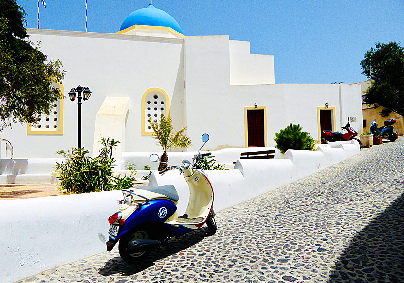 The church of Megalochori on Santorini.