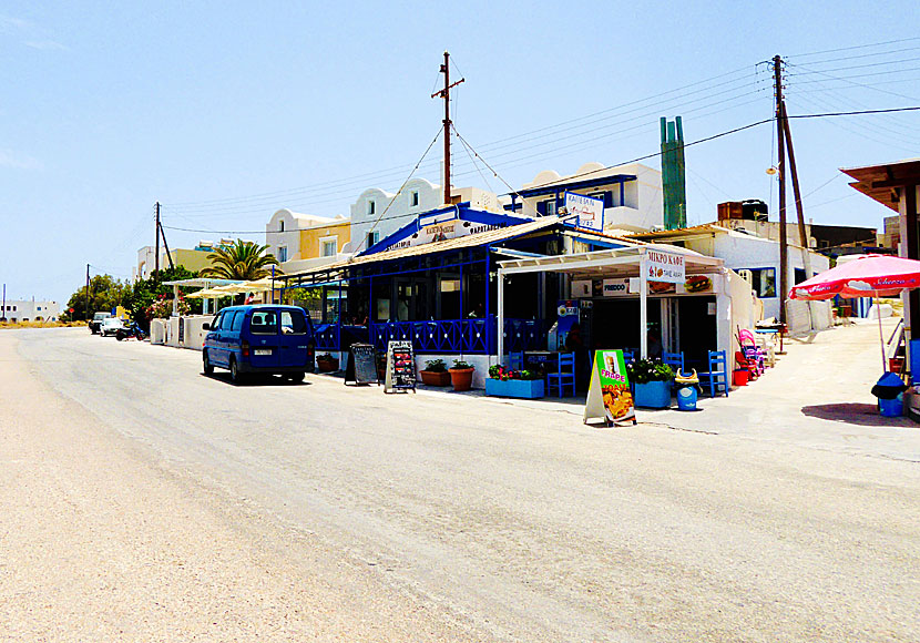Tavernas, restaurants, hotels and shops in Monolithos on Santorini.